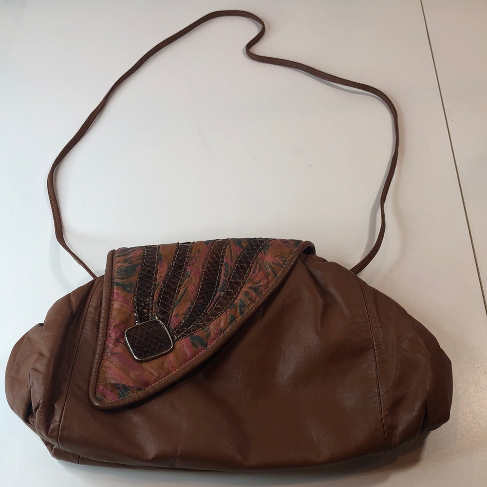 Vintage Chic Brown Shoulder Bag with Artistic Flap